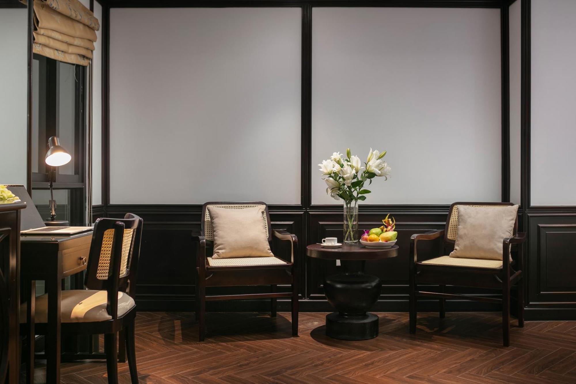 May De Ville Crown Hotel ハノイ市 エクステリア 写真 Interior of the hotel