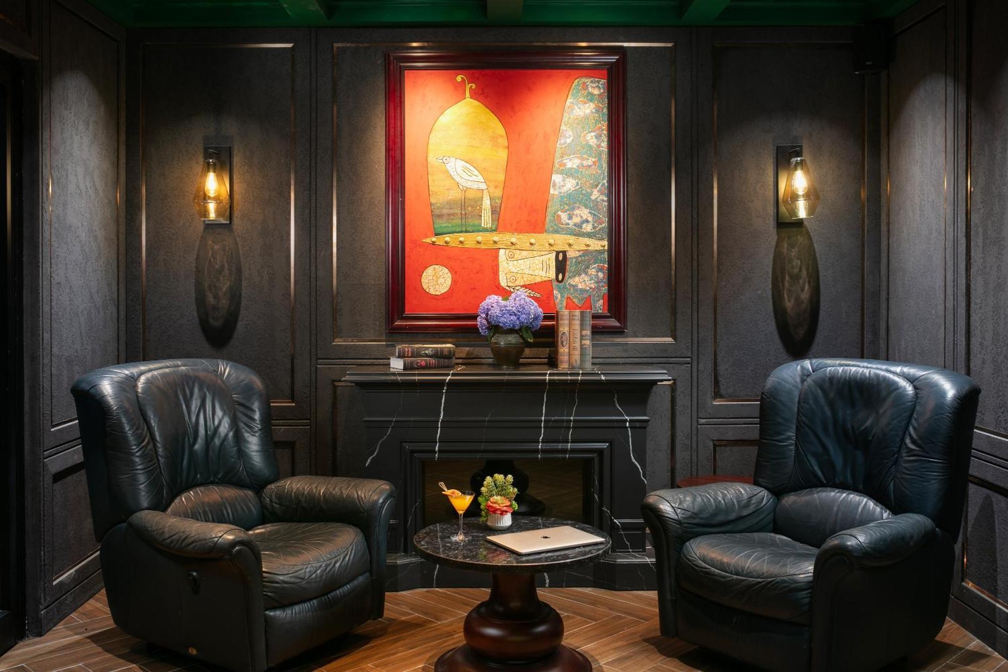 May De Ville Crown Hotel ハノイ市 エクステリア 写真 The Green Room