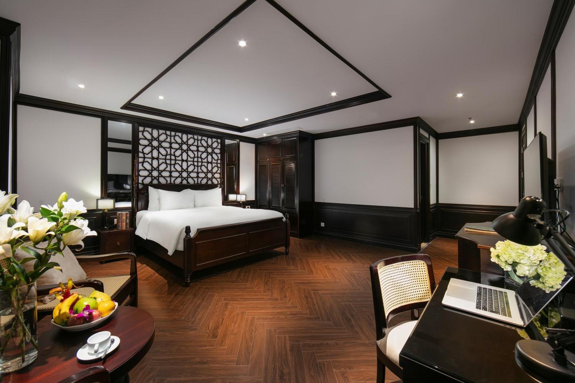 May De Ville Crown Hotel ハノイ市 エクステリア 写真 Deluxe Suite
