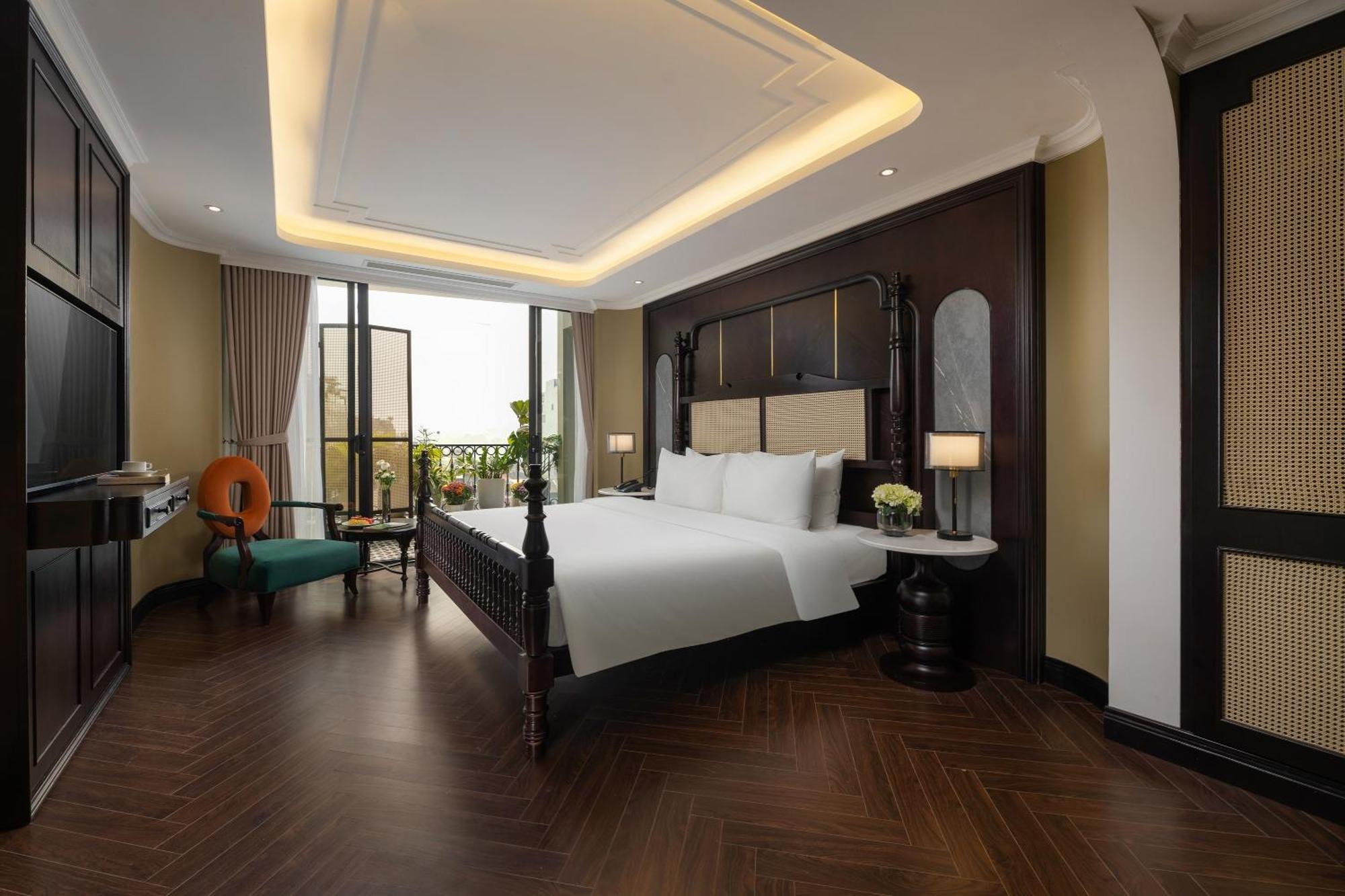May De Ville Crown Hotel ハノイ市 エクステリア 写真 Deluxe Suite